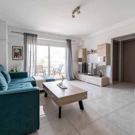 Modern Spacious Apartment Located In Pireus Zewnętrze zdjęcie