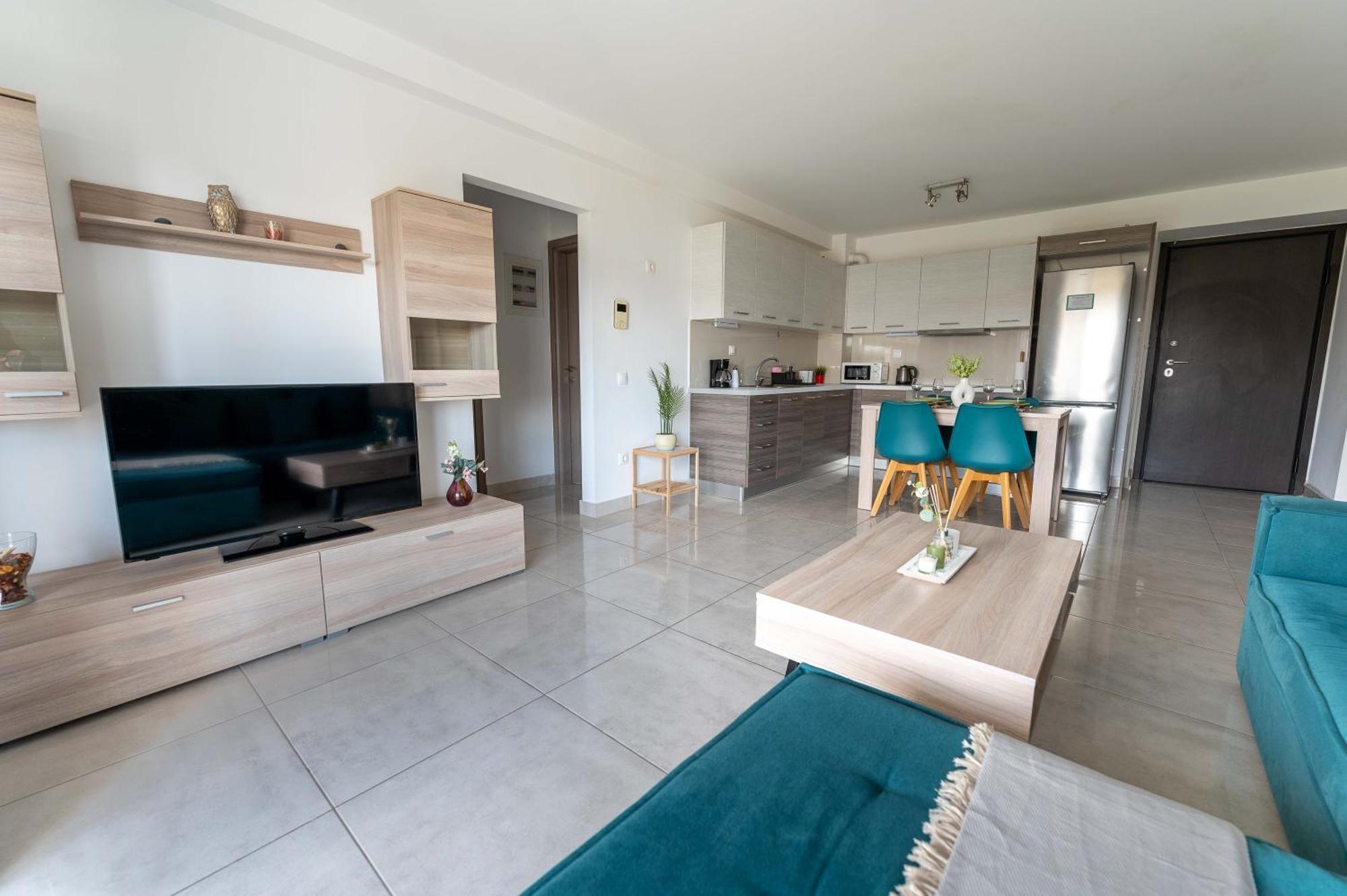 Modern Spacious Apartment Located In Pireus Zewnętrze zdjęcie