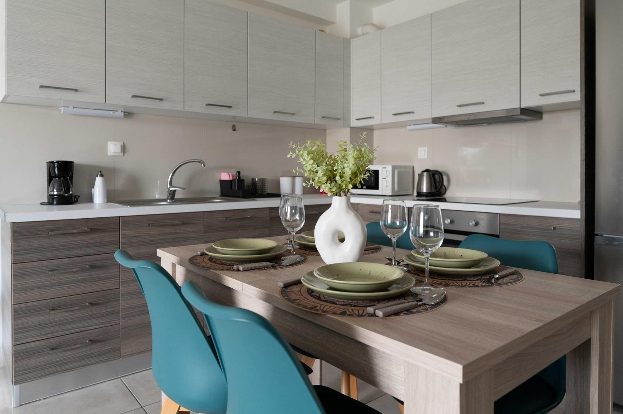 Modern Spacious Apartment Located In Pireus Zewnętrze zdjęcie