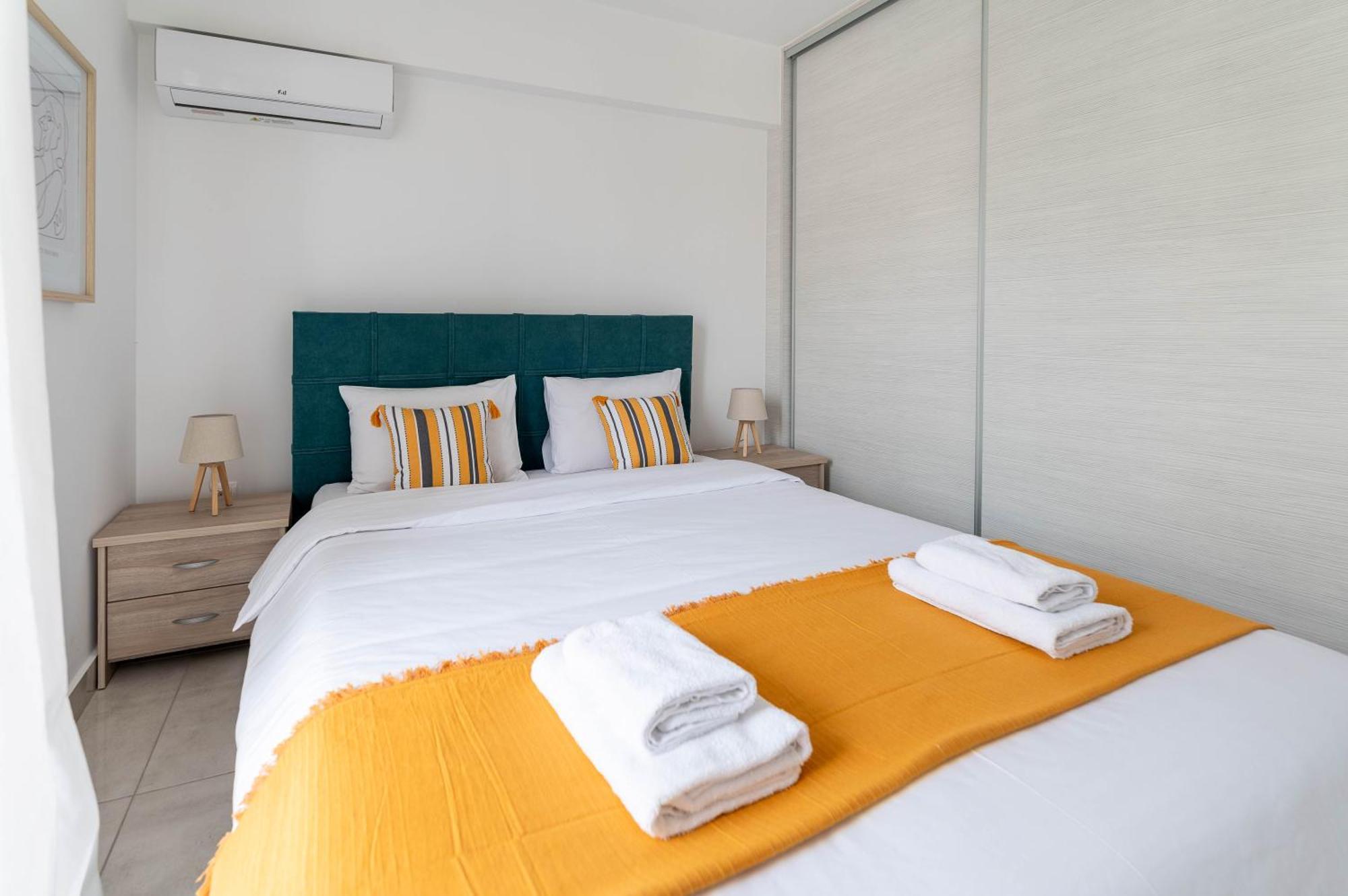 Modern Spacious Apartment Located In Pireus Zewnętrze zdjęcie